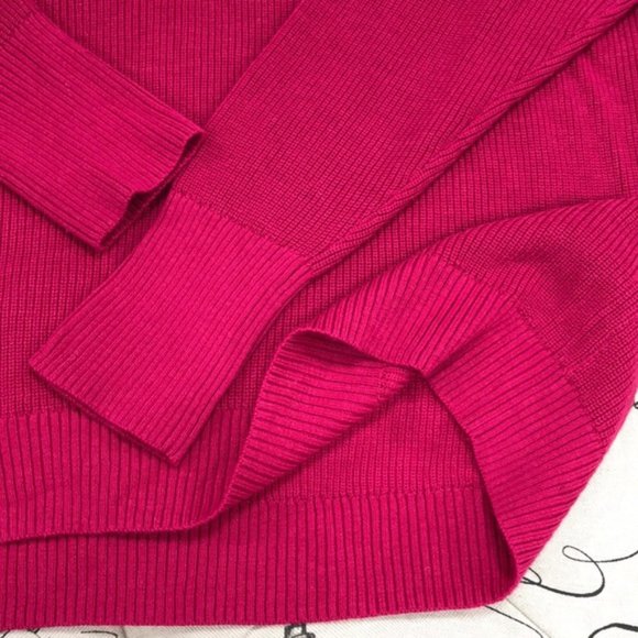 Chelsea28 V-Neck Pullover - Picture 5 of 7